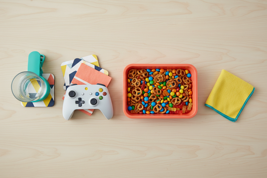 Smart Ways to Keep Snacks and Drinks Near Your Gaming Desk