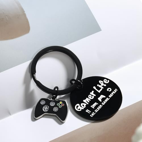 Gaming Gifts Video Game Player Keychain for Game Lover Man Woman Boyfriend Husband Birthday Christmas - color: Single Sided