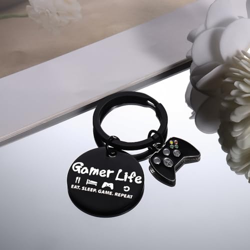 Gaming Gifts Video Game Player Keychain for Game Lover Man Woman Boyfriend Husband Birthday Christmas - color: Single Sided