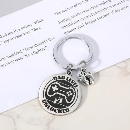 New Dad Level Unlocked Keychain, Game Controller Design Key Ring Chains First Time Dad to Be Gifts with Baby Footprint Charm Daddy Keyring from Wife to Husband