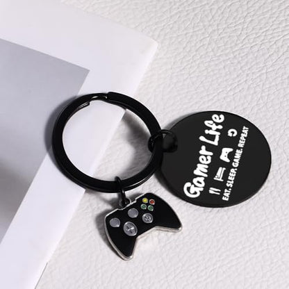 Gaming Gifts Video Game Player Keychain for Game Lover Man Woman Boyfriend Husband Birthday Christmas - color: Single Sided