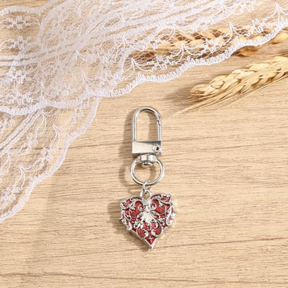 Poker Suit Keychain Club Spade Diamond and Heart Keycharms for Women Unique Game Keyring - color: Hearts
