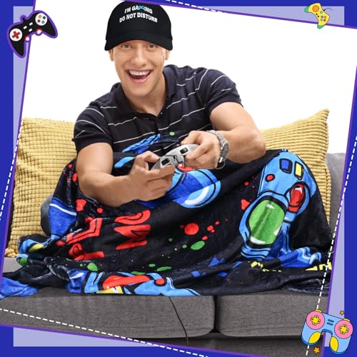 VAIPI Gamer Gifts for Men, Cool Gaming Stuff Gifts with Gaming Throw Blanket 20 oz Tumbler Hat Socks Keychain Fathers Day Gift Ideas for Game Lovers, Men, Dad, Teen, Boyfriend, Teenage Boys