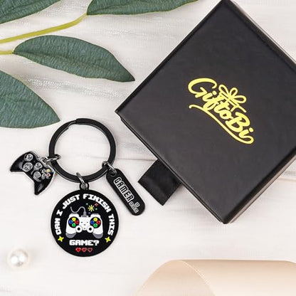 Video Game Gifts Keychain, Gamer Keyring Controller Metal Charm, Fun Gaming Key Chain Gift for Boys Game Players Lover Teens