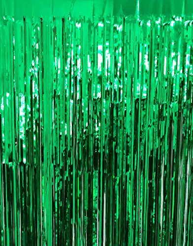 GOER 3.2 ft x 9.8 ft Metallic Tinsel Foil Fringe Curtains Party Photo Backdrop Party Streamers for St. Patrick's Day,Birthday,Graduation,New Year Eve Decorations Christmas Decor (Green,1 Pack) - color: Green, size: 1 Pack